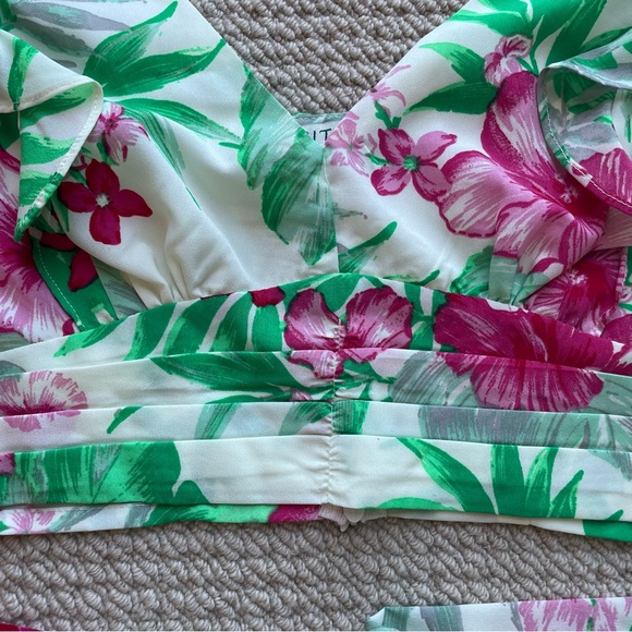 CityLux Cropped Floral Blouse Size S - Picture 3 of 16